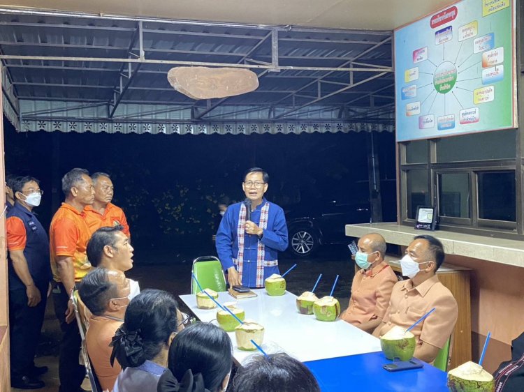 พ่อเมืองดอกลำดวนบุกสวนทุเรียน"ดินภูเขาไฟ" จับเข่าถกปัญหาผลผลิต "พิชิตทุเรียนอ่อน"ออกสู่ตลาด อย่าได้มีในปีนี้
