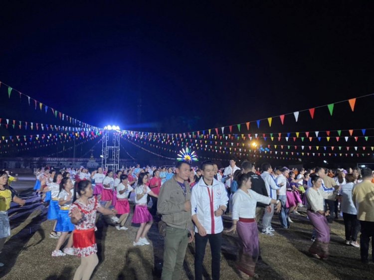 พรรครวมแผ่นดินร่วมพิธีเปิดงานโครงการรำวงย้อนยุคเพื่อสุขภาพ สานสัมพันธ์ สร้างความสุขสามัคคี สร้างรอยยิ้ม