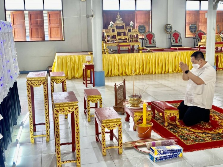 "นายกเคี้ยง คนบ้านเฮา" เดินทางมาร่วมเคารพศพ "คุณพูลทรัพย์ ยาปะโรหิต "