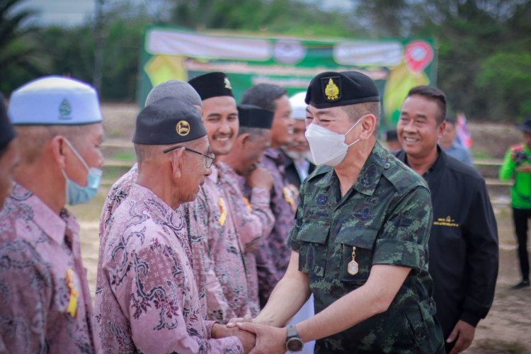 "ตันหยงลิมอ สันติ"มทภ.4 ร่วมงานการกุศล สนับสนุนการศึกษาหารายได้สร้างอาคารเรียนตาดีกา