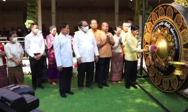 ผู้ว่าฯศรีสะเกษลั่นฆ้องชัยเปิดงานฉลองอุโบสถ ผูกพัทธสีมา ปิดทอง ฝังลูกนิมิตวัดโพธิ์น้อยเมืองขุนหาญ