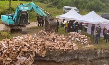 ด่านกักกันสัตว์สงขลาฝังทำลายซากสุกรแช่แข็งนำเข้าผิดกม.ล็อตใหญ่ 30 ตัน