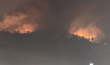 แล้งอากาศร้อนอบอ้าว!3 วันแล้วไฟป่าบนเขาอีโต้ยังโหมไหม้ไม่ยอมดับ