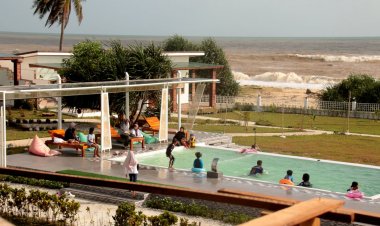 รีสอร์ท ริมทะเล ที่นราธิวาส คึกคัก นักท่องเที่ยวต่างชาติทะลักเที่ยวไม่หยุด