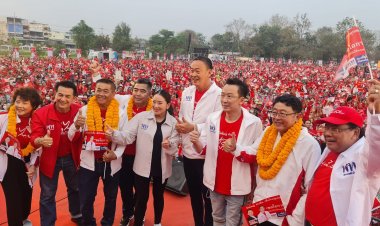 พรรคเพื่อไทยบุกเมืองชาละวันเปิดเวทีปราศรัยมวลชนคนเสื้อแดงเกือบ 2 หมื่นคนส่งเสียงเชียร์พิจิตรแลนสไลด์ยึดเก้าอี้ส.ส.ทั้ง 3 เขต
