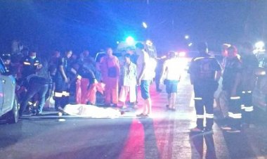 สลด!  2 เด็กชายนักเรียนม.ต้น ขับจยย.พุ่งชนรถกระบะ เสียชีวิตคาที่