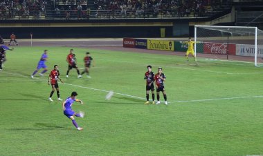 ขอนแก่น ยูไนเต็ด เสมอ บีจี ปทุม ยูไนเต็ด 0-0 พร้อมเสีย "ทินกร" กำลังหลักสำคัญจากจังหวะปะทะผู้รักษาประตูซี่โครงหัก 3 ซี่