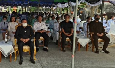 "บิ๊กน้อย-นายกเคี้ยง" ร่วมงานพิธีพระราชทานเพลิงศพหลวงพ่อพระครูวรธรรมวิรัช  72 ปี   52 พรรษา