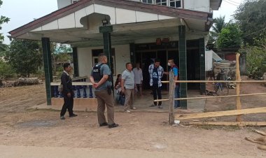 หลานทาสยาบ้าขอเงินอ้างไปซื้อก๋วยเตี๋ยวกินแต่แม่รู้ทันไม่ให้คลั่งคว้ามีดฟันท้ายทอยลุงเลือดสาด