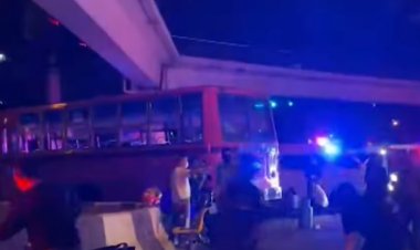 รถเมล์สาย 8 พุ่งชนรถส่งคนงาน เจ็บอื้อ