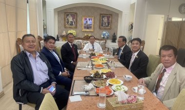 “สมศักดิ์-สุริยะ”กราบลา “บิ๊กป้อม-วิษณุ” หลังตัดสินใจย้ายซบพรรคเพื่อไทย แถลงใหญ่ 17 มี.ค.นี้