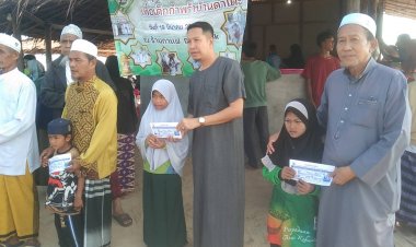 ชุมชนบ้านดาโต๊ะแจกทุนเด็กกำพร้า เพื่อช่วยเหลือบรรเทาความเดือดร้อนเข้าเทศกาลรอมาฎอน