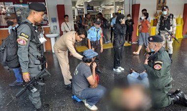 ชาวเน็ตแห่ชื่นชม! ตำรวจรถไฟใต้ ปั๊มหัวใจกู้ชีพผู้โดยสาร รอดตายหวุดหวิด