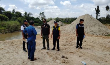 ป.ป.ช.นราธิวาส นำทีม !!! ลุยตรวจสังเกตการณ์การลักลอบดูดทรายในพื้นที่อำเภอแว้ง