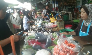 แม่ค้าตลาดสดปัตตานีโอดยอดขายวูบรับเทศกาลรอมฎอนวันแรกเหตุศก.ตกต่ำ-ประหยัดใช้จ่าย