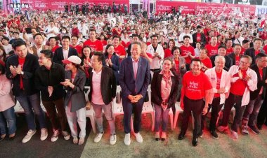 เพื่อไทยเปิดว่าที่ผู้สมัคร ส.ส.กทม. 33 เขต 'สุชาติ ตันเจริญ' โผล่ร่วมงาน