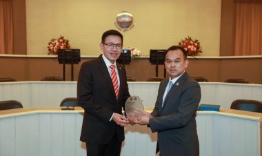 "ดร.สุทธิพล"เลขาฯคปภ.รับมอบประกาศเกียรติคุณพิรุณคุณากรในฐานะผู้ทำคุณประโยชน์ด้านเศรษฐกิจการเกษตร ประจำปี 2565