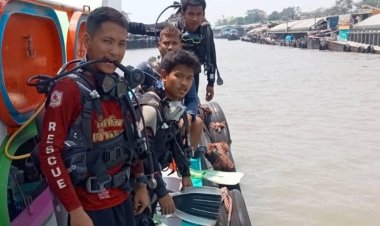 นิคมอุตฯยอมจ่ายแล้วรวม  2,550,000 บาทเยียวยากู้ภัยอยุธยา 4 รายถูกท่อน้ำสูบก้นแม่น้ำป่าสักดับ 2 รอด 2