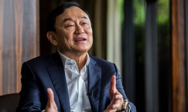 "ทักษิณ" ทวีตตอบ "วิรัช" ยัน "เพื่อไทย" ไม่โง่พอยกตำแหน่ง "นายกฯ" ให้ "บิ๊กป้อม"