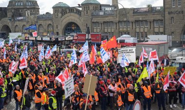 สุดที่จะทนแล้วค่าแรงไม่ขยับสวนทางค่าครองชีพพุ่ง พนักงานชาวเยอรมันลุกฮือหยุดงานประท้วงครั้งมโหฬาร