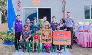 ผู้ว่าฯศรีสะเกษ มอบเฮือนดีๆให้แก่ผู้ยากไร้และผู้ยากจนเนื่องในงานเฉลิมฉลอง 238 ปี