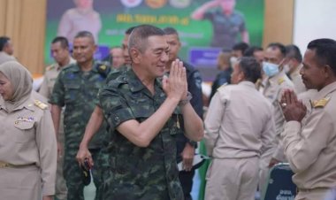 แม่ทัพภาค 4 สั่งกำชับหัวหน้าส่วนราชการ-ผู้นำท้องถิ่นปฏิบัติหน้าที่ดูแลทุกข์สุขพี่น้องประชาชนปัตตานี