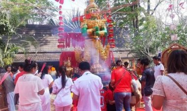 คอหวยไม่พลาดแห่ร่วมพิธีอัญเชิญและบรวงสรวงรูปจำลองท่านปู่ท้าวเวสสุวรรณ(องค์ใหญ่) ที่ สำนักสงฆ์ป่าพราหม์มุณี