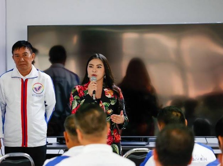 "มาดามหยก" นำทัพ!! พรรครวมแผ่นดิน รวมดารา จัดอบรม-ปฐมนิเทศ ให้ความรู้กฎหมายเตรียมพร้อมสู้ศึกเลือกตั้ง