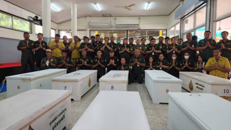 ร่วมกตัญญูอนุเคราะห์โลงศพสำหรับบรรจุร่างผู้อุทิศร่างกาย เพื่อการศึกษา ปีการศึกษา 2565 พร้อมเคลื่อนย้ายนำส่งไปยังวัดเวตวันธรรมาวาส