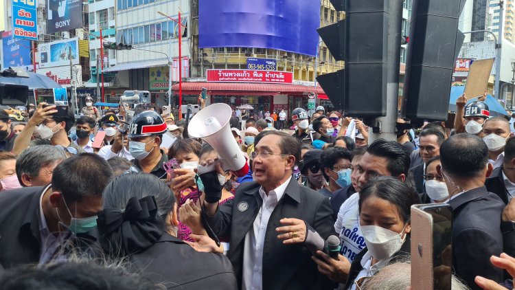 “ลุงตู่”ประกาศลั่นต่อหน้าคนสงขลา “สันติสุขจะอยู่กันได้อย่างสงบสุข”