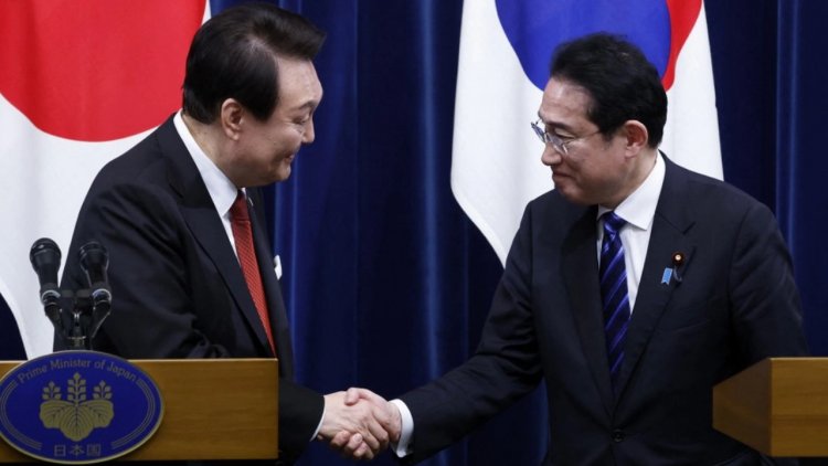 ผู้นำญี่ปุ่น-เกาหลีใต้ ถกสุดยอดทวิภาคี บรรลุข้อตกลงฟื้นความสัมพันธ์กลับมาแน่นแฟ้นอีกครั้ง