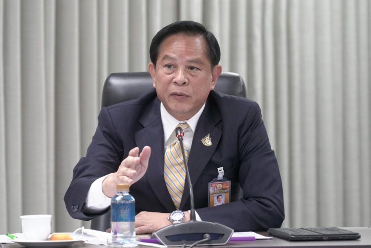 “พีระพันธุ์”สั่งเร่งติดตามเงินเยียวยาจำนำข้าวชาวนาพิจิตร 470 ครอบครัวหลังยืดเยื้อมา 17 ปี