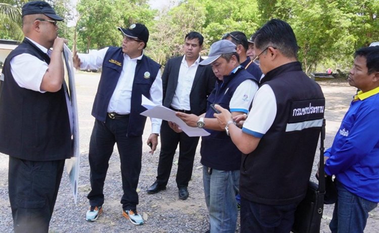 ผอ.โครงการชลประทานศรีสะเกษนำคณะตรวจสอบนายทุนรุกพื้นที่สร้างรีสอร์ท-เปิดร้านอาหาร ผิดกม.