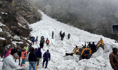 สุดสลด!หิมะถล่มครั้งใหญ่บนเขาอินเดีย นักท่องเที่ยวดับ 7 ศพ เจ็บ 13 ราย