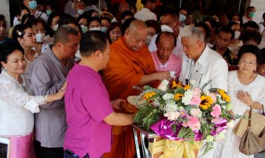 บรรจุ พระจำนวน 84,000 องค์ ตามพระธรรมขันธ์ ใต้ฐานพระแม่กวนอิม