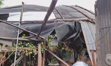 พายุฤดูร้อนถล่มมุกดาหาร พัดบ้านเรือนเสียหายหนักแต่ไม่มีผู้ได้รับบาดเจ็บ