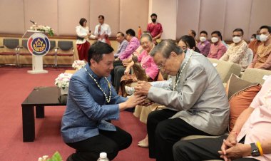 อธิบดี พช.ร่วมสืบสานประเพณีและวัฒนธรรมไทย สืบสานสงกรานต์ตำนาน พช. เนื่องในเทศกาลสงกรานต์ 2566