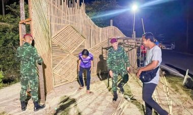 ทหารสันติสุขที่ 102 ร่วมสร้างซุ้มประตูชัย ปินตูกุรบานต้อนรับวันฮารีรายอ