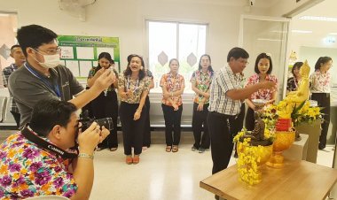 กกต.นครนายก จัดกิจกรรมประเพณีสงกรานต์ รดน้ำดำหัวและขอพรจากผู้ใหญ่ เพื่อเป็นสิริมงคล