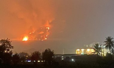 คนไข้ระทึก! ไฟป่า โหมไหม้ดอย หลังรพ.แม่จัน จนท.ระดมกำลัง เร่งดับเพลิง