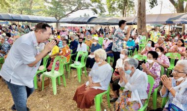 “ชัยวุฒิ-ควง อดีตนายกเคี้ยง” ร่วมงานมหาสงกรานต์ แม่สอดงานสืบสานวัฒนธรรม ประเพณีท้องถิ่น
