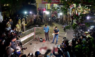 ช็อกคาจอทีวี! คนร้ายบุกจ่อยิงเผาขน‘นักการเมืองอินเดีย’ดับสยองขณะทีวีกำลังถ่ายทอดสด