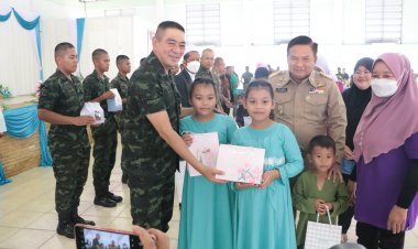 แม่ทัพภาคที่ 4 มอบชุดรายอให้เด็กด้อยโอกาสสวมใส่เฉลิมฉลองวันสำคัญ