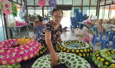 พวงหรีดดอกไม้จันทน์ ใช้ได้ทั้งพวงหรีดและดอกไม้จันทน์พร้อมๆ กัน