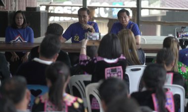 “พลเอกประยุทธ์” นั่งถกปัญหาที่ดินทำกินทับที่ราชการร่วมกับกลุ่มชาติพันธุ์บนดอยม่อนแจ่ม