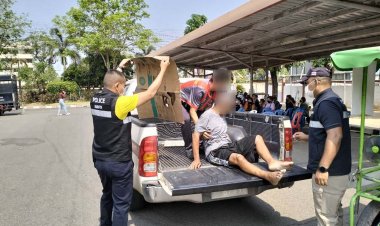 ตม.มุกดาหาร  ช่วยเหลือชาวลาวผู้ป่วยติดเตียง นำส่ง สปป ลาว