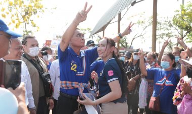“พล.อ.ประยุทธ์”เดินสายปราศรัยอุดรธานีทั้งวัน 3 จุดรวด “พีระพันธุ์”ปลุกคนอีสานเลือกผู้สมัครส.ส.พรรครวมไทยสร้างชาติ