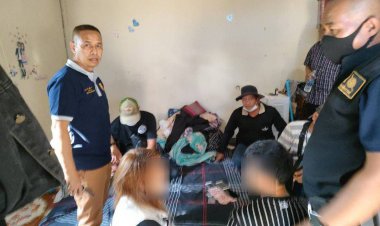 “ศรีสะเกษ” เมียเปิดร้านเสริมสวย ผัวแอบขายยาบ้า ตร.จมูกดีบุกรวบพร้อมของกลางกว่า 1.5 พันเม็ด