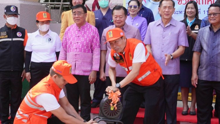 ผู้ว่าฯศรีสะเกษเปิดศูนย์ปฏิบัติการป้องกันและลดอุบัติเหตุทางถนนช่วงเทศกาลสงกรานต์