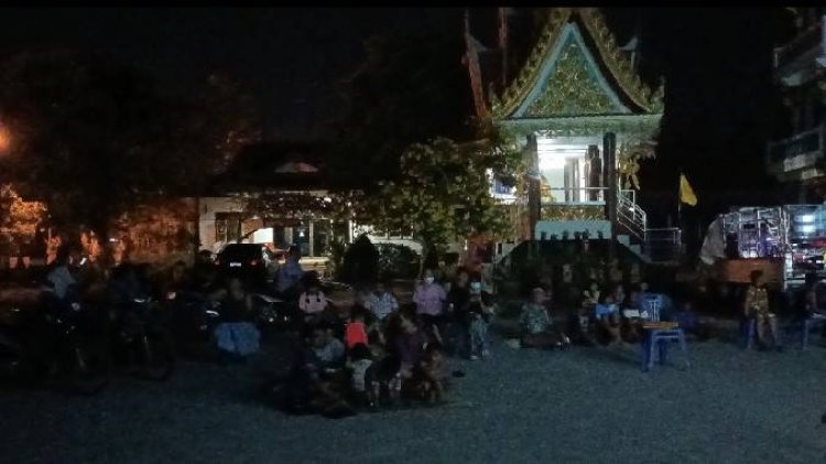 ฮือฮา! ฉายหนังกลางแปลงแก้บนหลวงพ่อโสมถูกล็อตเตอรี่25ใบ แสนบาท ไม่รวมอื่นๆอีก3เท่า